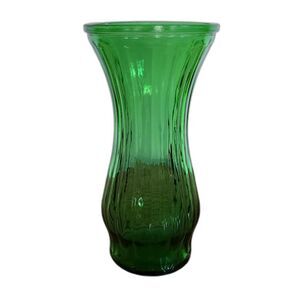 Hoosier Glass Tall Ribbed Swirled Curved Opulent Emerald Green Vase 4183 Vintage